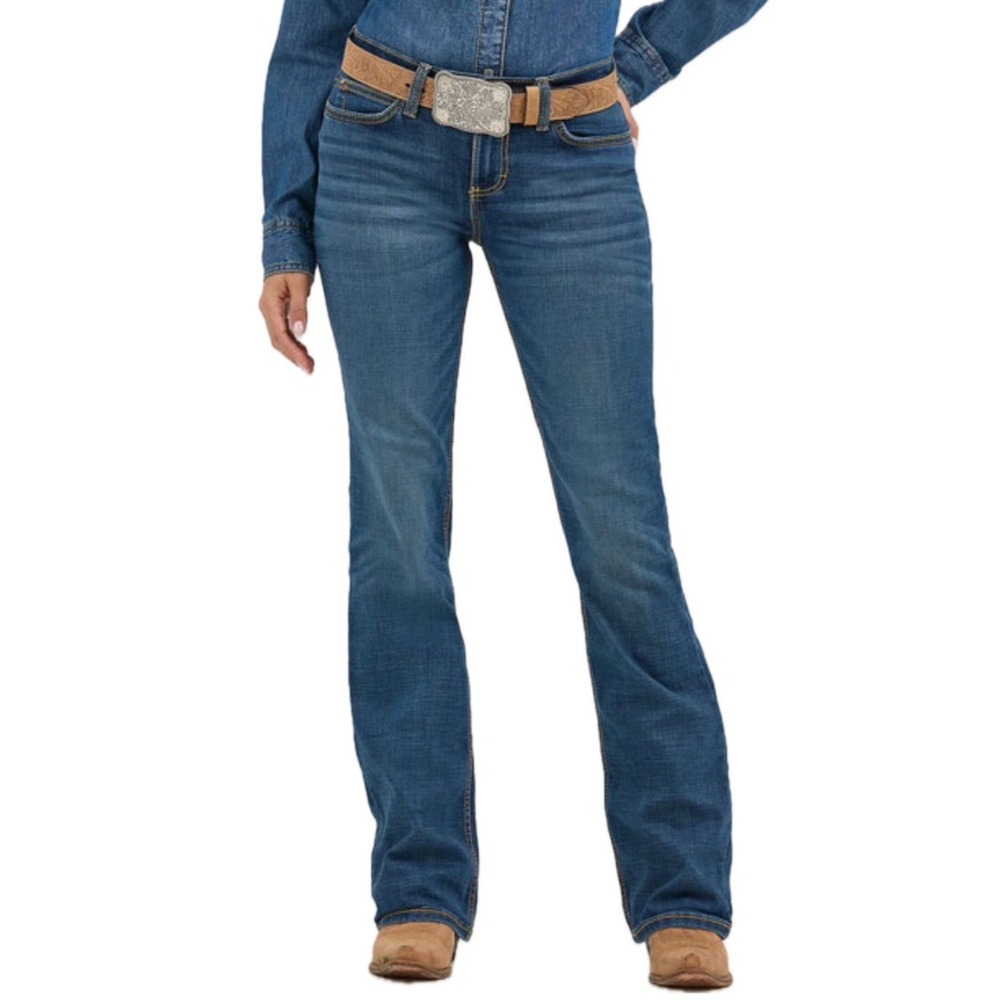 Wrangler Bootcut Mid Rise Jeans. Distressed. Women's Size 3 x 34